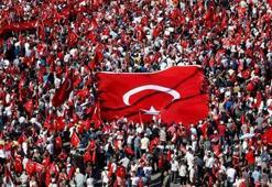 Taksim’de Cumhuriyet ve Demokrasi mitingi