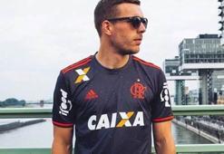 Podolski'den tepki çeken paylaşım