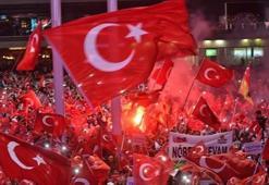 Demokrasi nöbeti devam ediyor