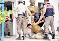 Boş evlerde saklanıp küp şeker yemişler!