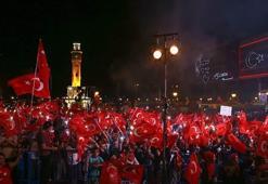 Halkın demokrasi nöbeti sürüyor