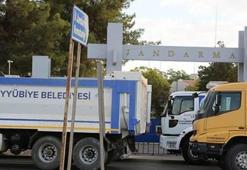Kışla önlerindeki kamyon ve tankerler çekildi