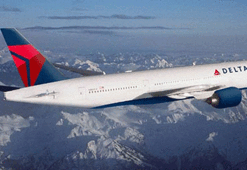 Delta tüm uçuşlarını erteledi