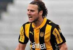 Forlan, Hindistan'a transfer oldu