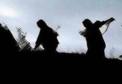 Bitlis’te PKK’lı teröristler yol kesip iş makinesini yaktı
