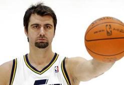 Mehmet Okur yeniden NBA'de