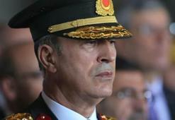 Hulusi Akar'dan anlamlı mesaj!
