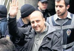 ‘Bize dava açan firarda tutuklayan hapiste’
