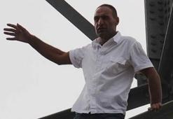 Hanife için yüksek gerilim hattına çıktı!