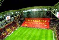 Arena'da 40 bin Aslan