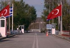 Para ve altınlarla Yunanistan'a kaçtılar