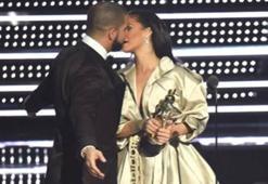 Rihanna ile Drake ayrıldı