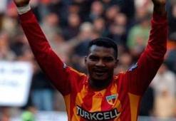 Süper Lig Gol kralı futbolu bıraktı!