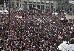 İspanya'da ulusal bayram protesto edildi