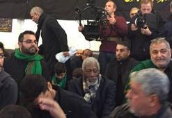 Morgan Freeman diz çöküp dua etti