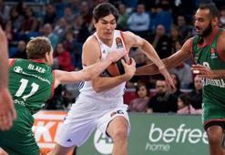 Anadolu Efes son çeyrekte yıkıldı