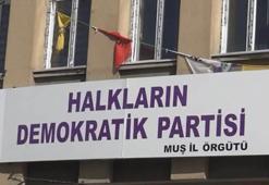 Muş'ta HDP ve DBP binalarından FETÖ kitapları çıktı