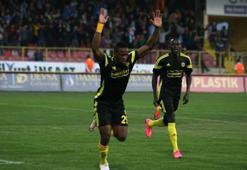Yeni Malatyaspor zirveyi bırakmıyor!
