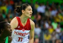 Nevriye Yılmaz basketbolu bıraktı!