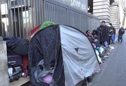 Paris'te polis, sığınmacı çadırlarını kaldırdı