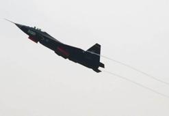 Çin "hayalet uçak"la gövde gösterisi yaptı!