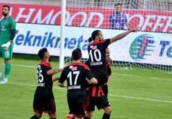 EsEs ilk yarıda işi bitirdi!