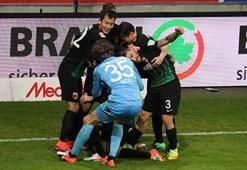 Halil Altıntop attı, Augsburg kazandı!