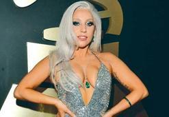 Lady Gaga rengini belli etti