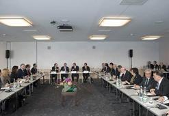 Kıbrıs müzakerelerinde anlaşma arayışı devam ediyor!