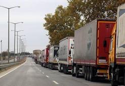 Kapıkule'de 5 kilometrelik tır kuyruğu
