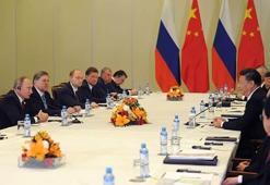 Çin Devlet Başkanı Şi, Putin ile görüştü