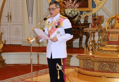 Maha Vajiralongkorn, Tayland'ın yeni kralı ilan edildi