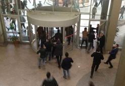 Üniversitede 'omuz atma' kavgası