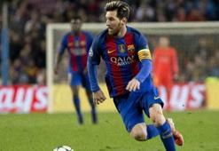 Messi efsane ismi yakaladı