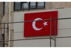 Diyarbakır Büyükşehir Belediyesi’ne yeni tabela asıldı