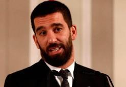 Arda Turan striptiz kulübünü kapattı