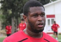 Balıkesirsporlu futbolcu Zeefuik, kupaları iade etti