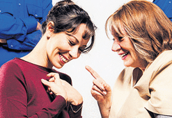 Kendimize değil tiyatroya hizmet ediyoruz!