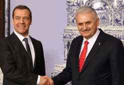 Yıldırım'dan Medvedev'e taziye telefonu