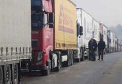 Kapıkule'de 24 kilometre TIR kuyruğu