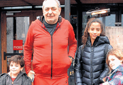 Kızları ile spor yaptı