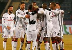 Kartal çamurda altın buldu