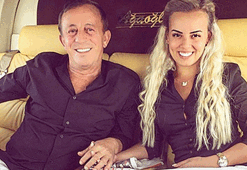 Ağaoğlu 22 yaşındaki sevgilisinden ayrıldı mı?