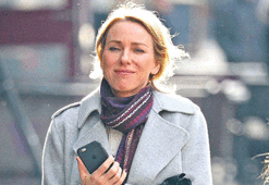 Naomi Watts'ın acelesi var