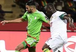 Senegal lider turladı