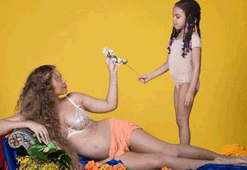 Beyonce'dan yeni hamilelik pozları!
