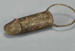 İlk erotik oyuncak bulundu!