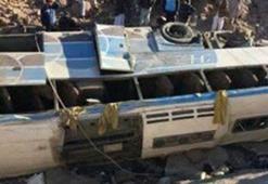 Mısır'da öğrencileri taşıyan otobüs devrildi: 9 ölü, 44 yaralı