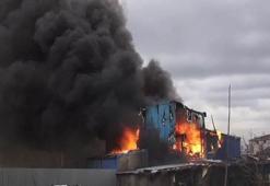 Ataşehir'de yangın: Alev ve dumanlar çok uzaktan görüldü