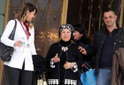 Bedia Akartürk katarakt ameliyatı oldu